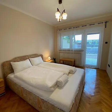 Apartment Petofi 24 *