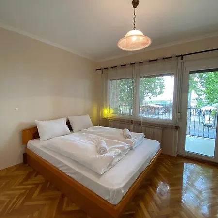 Petofi 24 Apartment *