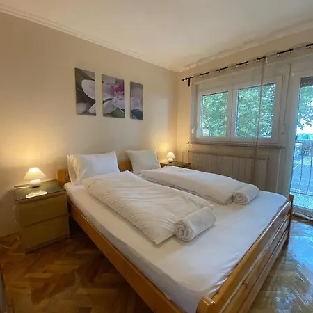 Petofi 24 Apartament
